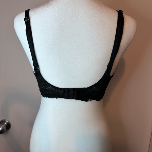 Victoria Secret Bra - Picture 3 of 3